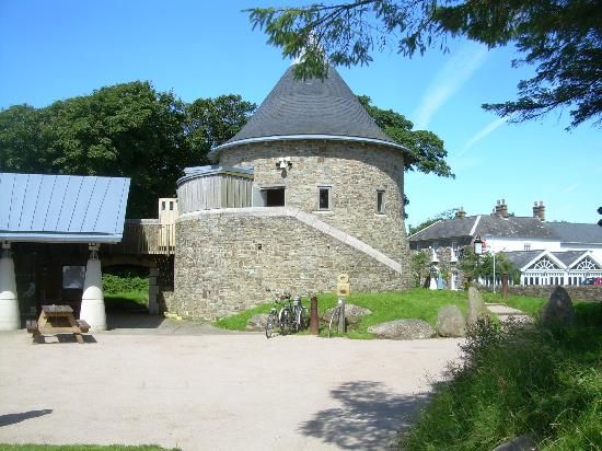 The Towr, Oriel y Parc