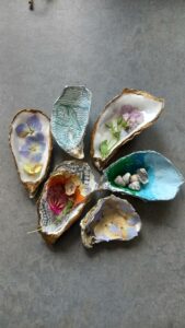 Image of trinkets in sea shells